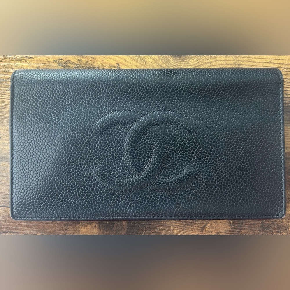 100% Authentic Chanel bifold leather wallet